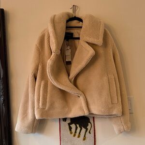Gorgeous NWT “BANANA REPUBLIC” Faux Fur Jacket